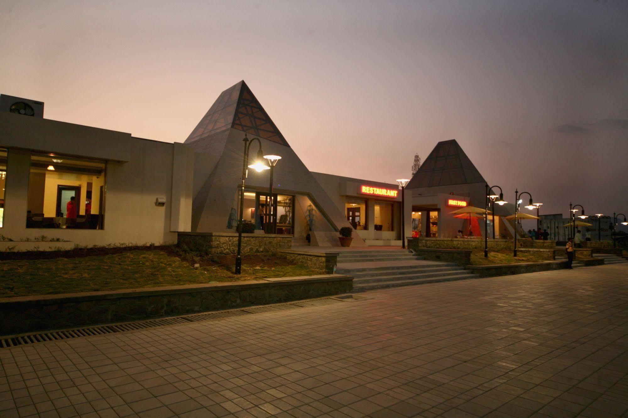 Sentosa Resorts Chinchvad Екстериор снимка